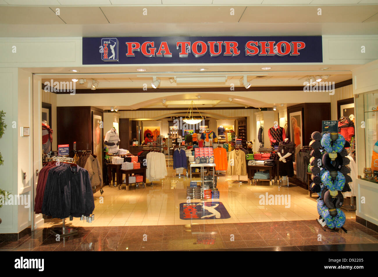 Texas,Sud,Sud-Ouest,Houston,aéroport intercontinental George Bush,IAH,porte,shopping shopper shoppers magasins marché marché achat sel Banque D'Images