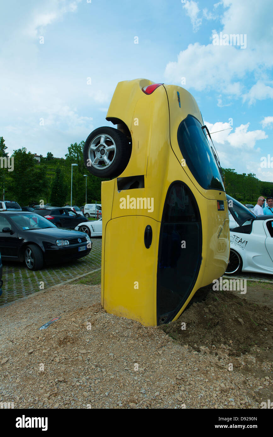 Accident de voiture concept, la machine enterré Banque D'Images