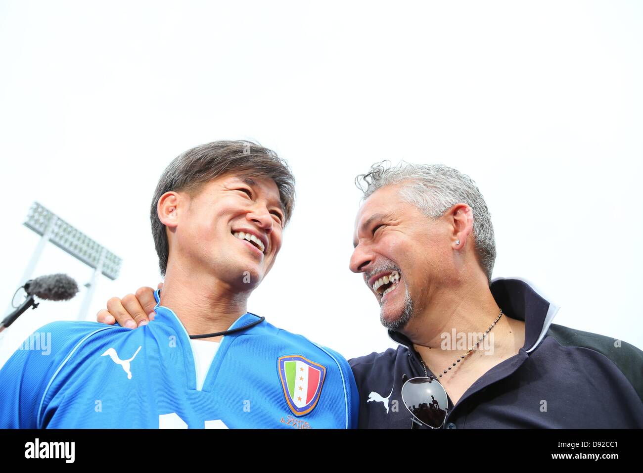 (L-R) Kazuyoshi Miura (JPN), Roberto Baggio (ITA), 9 juin 2013 - Football / Soccer : Japan-Italy J League Match de légende entre joueurs de légende 2-2 Glorie AZZURRE au Stade National, Tokyo, Japon. (Photo par AFLO SPORT) [1156] Banque D'Images