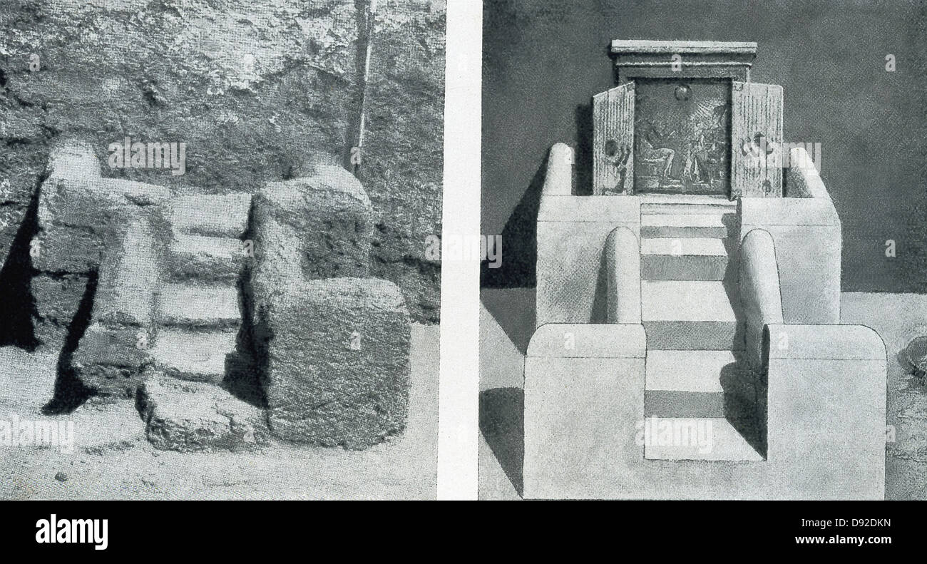 Dans ce début des années 1920, photo à gauche sont les vestiges d'une maison autel découvert à Akhetaton (Amarna) et sa reconstruction. Banque D'Images