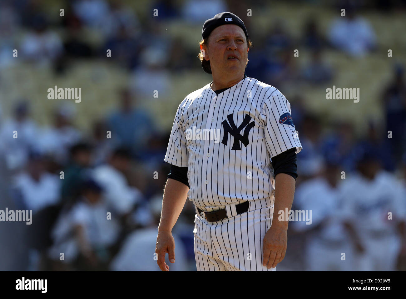 LOS ANGELES, CA - 08 juin : comédien Billy Crystal joue pour les Yankees de New York contre les Dodgers de Los Angeles dans un vieux de la Vieille Banque D'Images