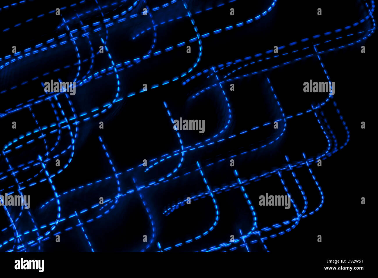 Les lignes en tirets lumineux bleu Banque D'Images