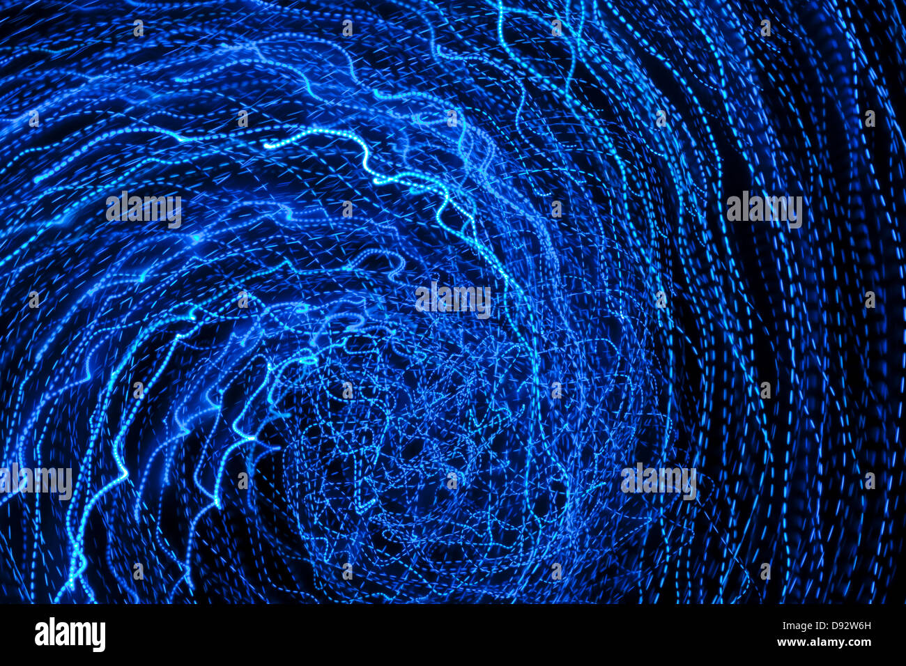 Résumé des lignes bleues sur fond noir Banque D'Images