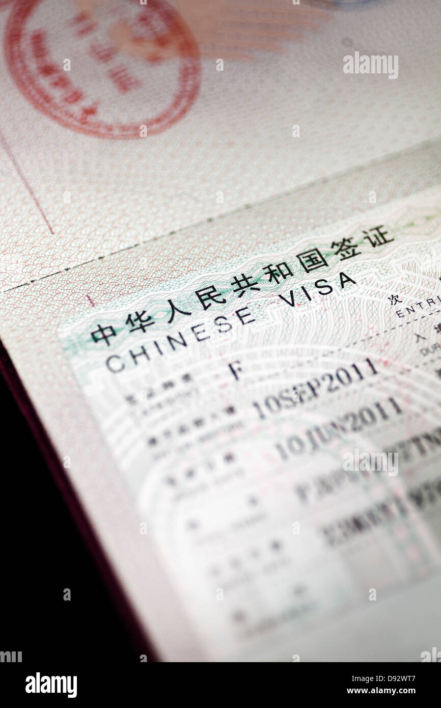 Un passeport avec un visa chinois en elle, close-up Banque D'Images