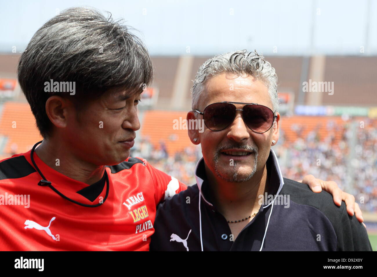 (L-R) Kazuyoshi Miura (JPN), Roberto Baggio (ITA), 9 juin 2013 - Football / Soccer : Japan-Italy J League Match de légende entre joueurs de légende 2-2 Glorie AZZURRE au Stade National, Tokyo, Japon. (Photo de Motoo Naka) Banque D'Images