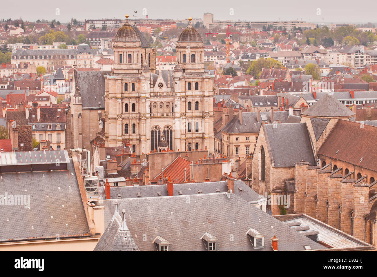 À la recherche sur les toits de Dijon, France. Banque D'Images