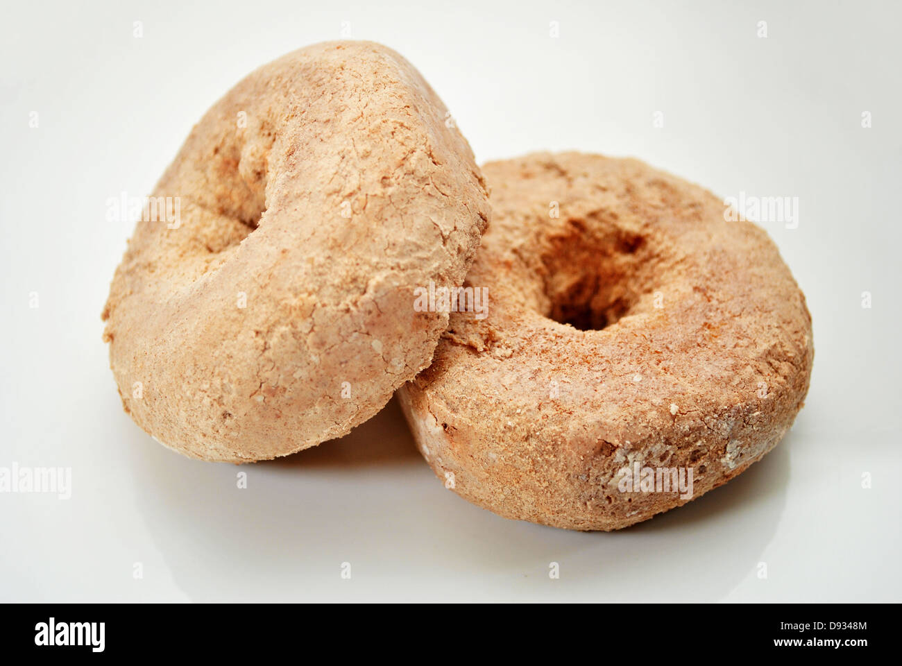 Portrait de deux beignes de poudre de cannelle Banque D'Images