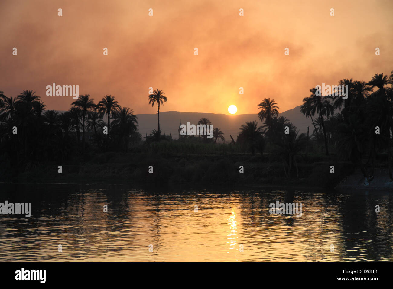 Coucher de soleil sur le Nil Banque D'Images