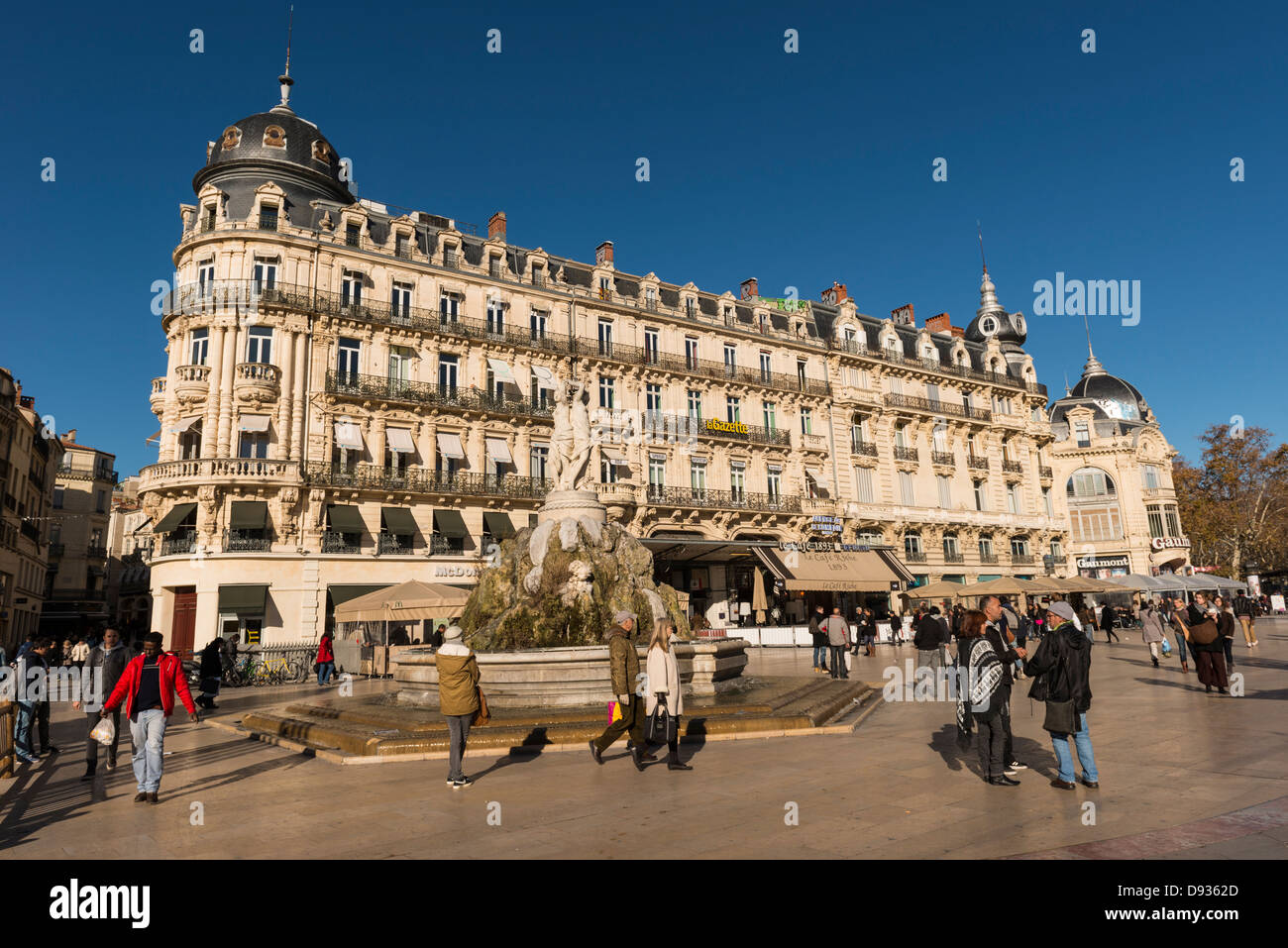Montpellier - 6Fi978 - Le Meeting au 9 Juin à Montpellier Défilé Place