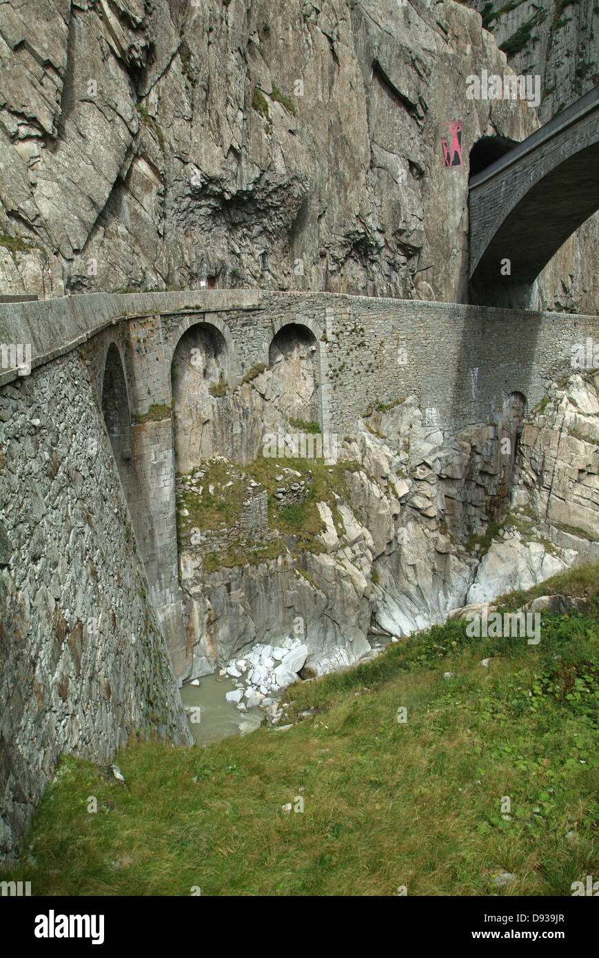 Pont du diable sur le mont Saint-Gothard sur les Alpes Suisses Banque D'Images