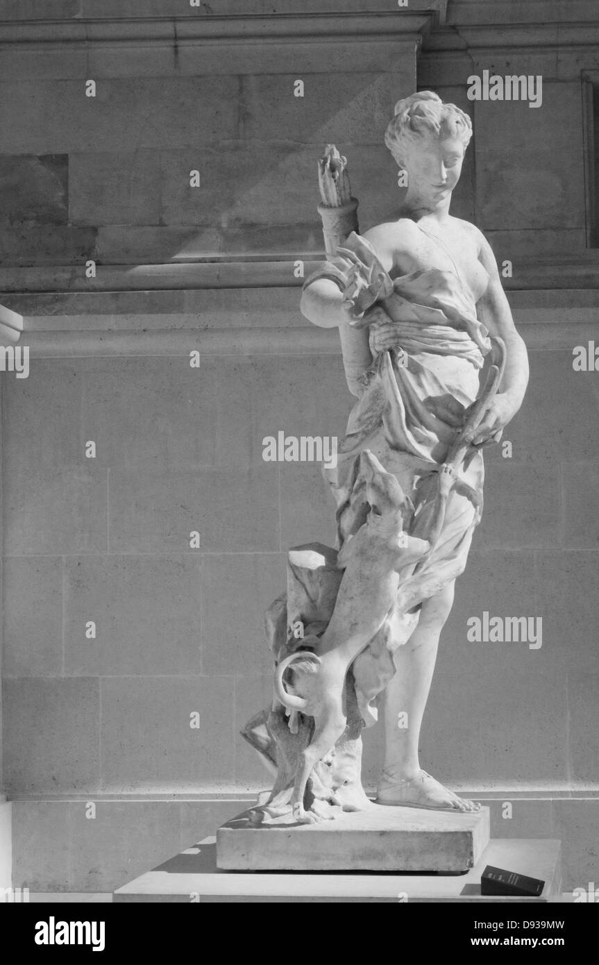 Frémin Compagne de Diane - Compagnon de Diana XVIII ème siècle en marbre sculpture française Ministère - Cour Marly - Musée du Louvre P Banque D'Images