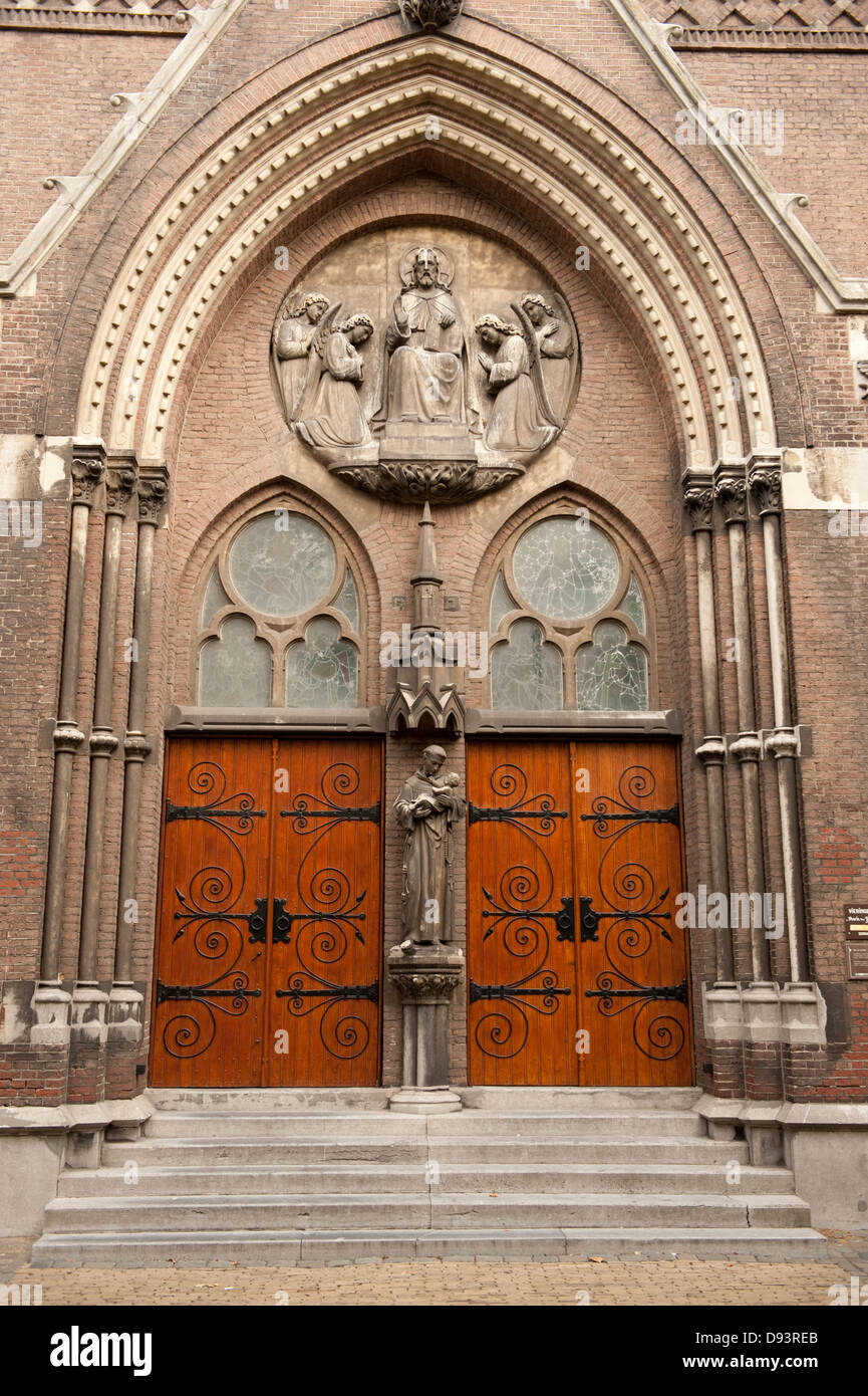 Entrée de l'Église porte ouvragée Delft Hollande Pays-bas Europe Banque D'Images