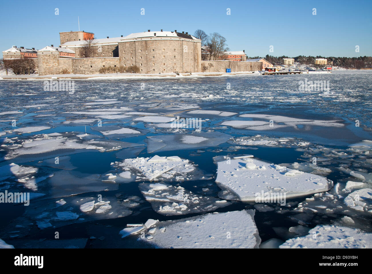 Citadelle avec banc de glace sur le lac Banque D'Images