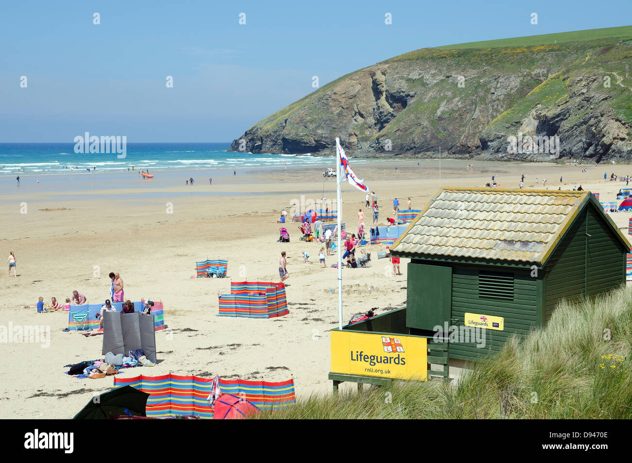 La plage de sable de Mawgan Porth à Cornwall, UK Banque D'Images