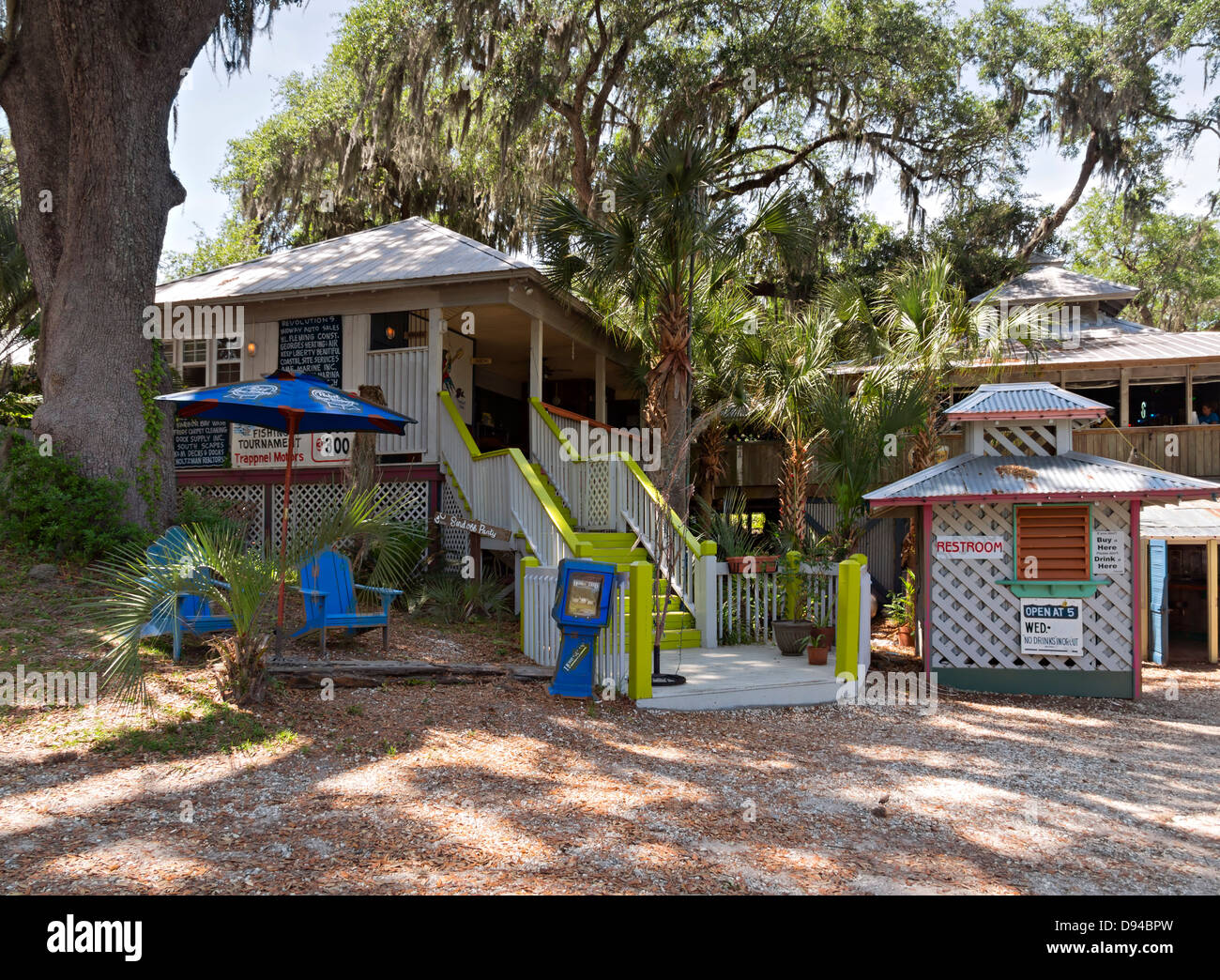Crabe Sunbury Company, la Géorgie. Restaurant de fruits de mer rustique sur la voie navigable en Géorgie. Banque D'Images