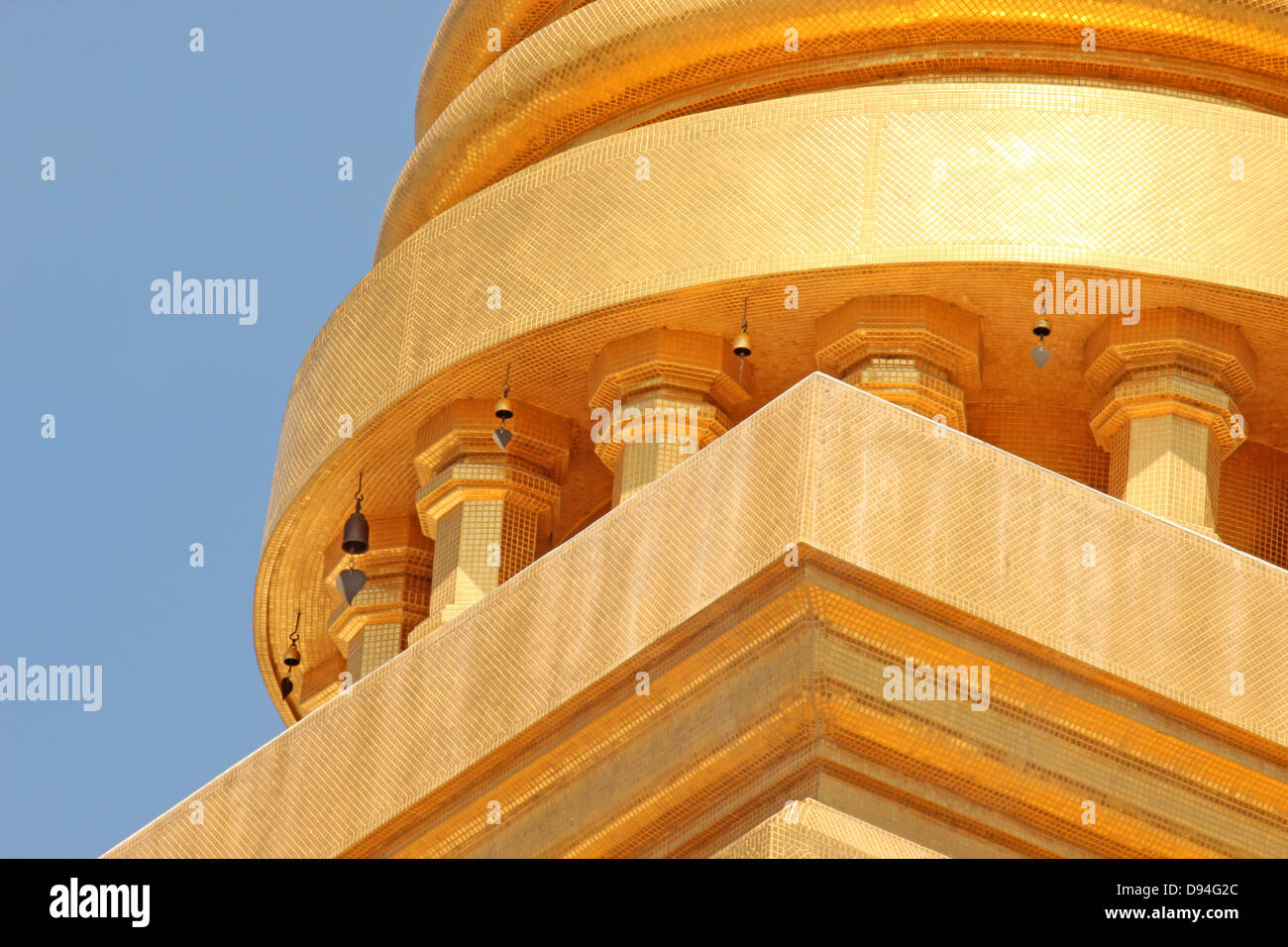 La Pagode d'or dans la région de temple thaïlandais Banque D'Images