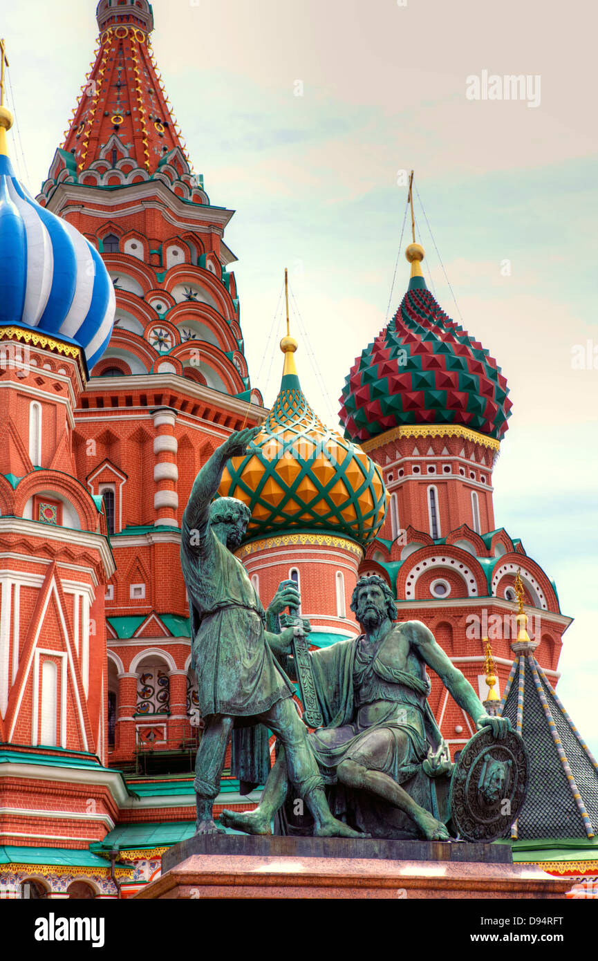 Célèbre la cathédrale Saint-Basile sur la Place Rouge, Moscou, Russie. Banque D'Images