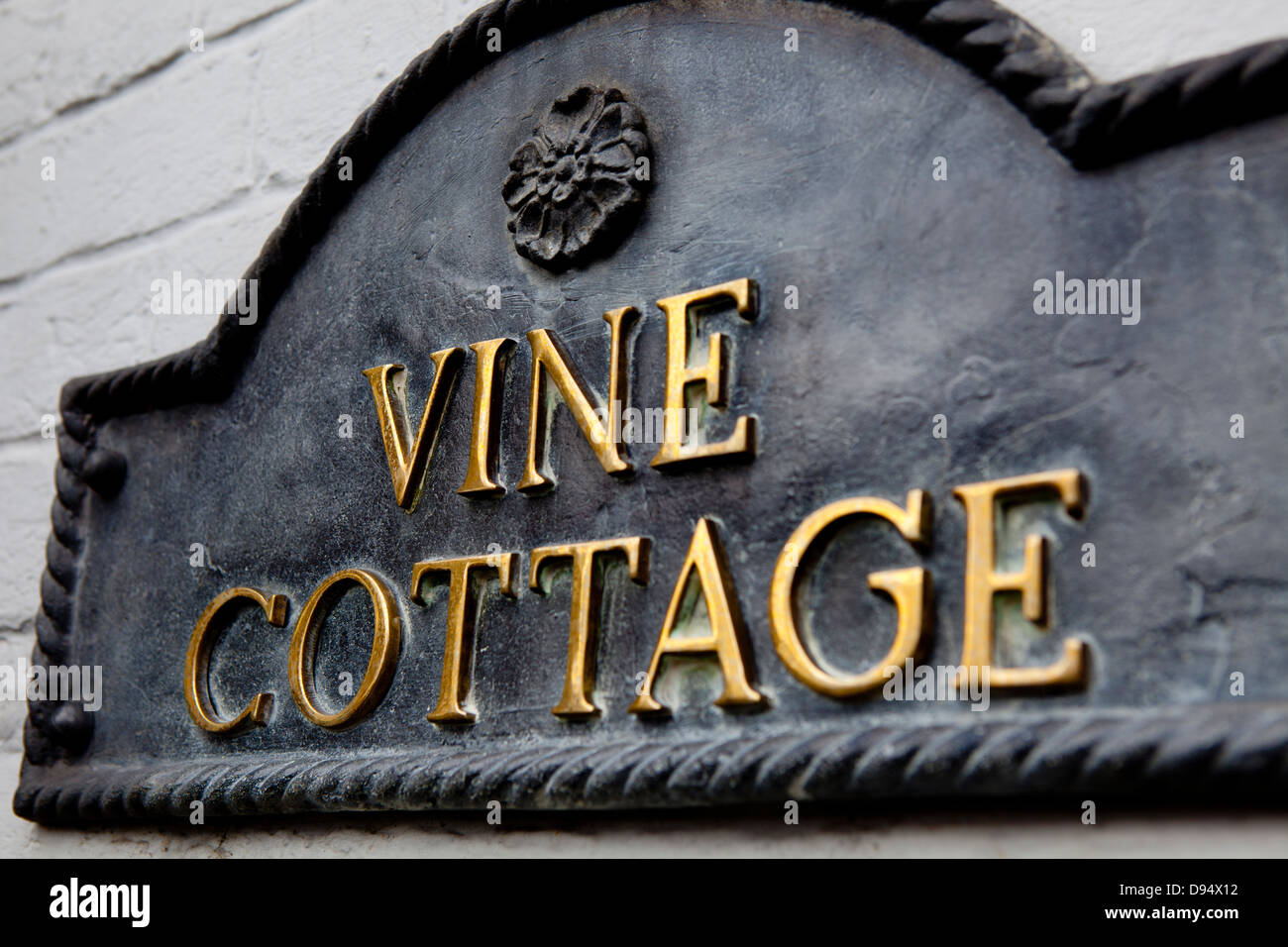 Vine cottage cottage anglais vieille plaque Banque D'Images