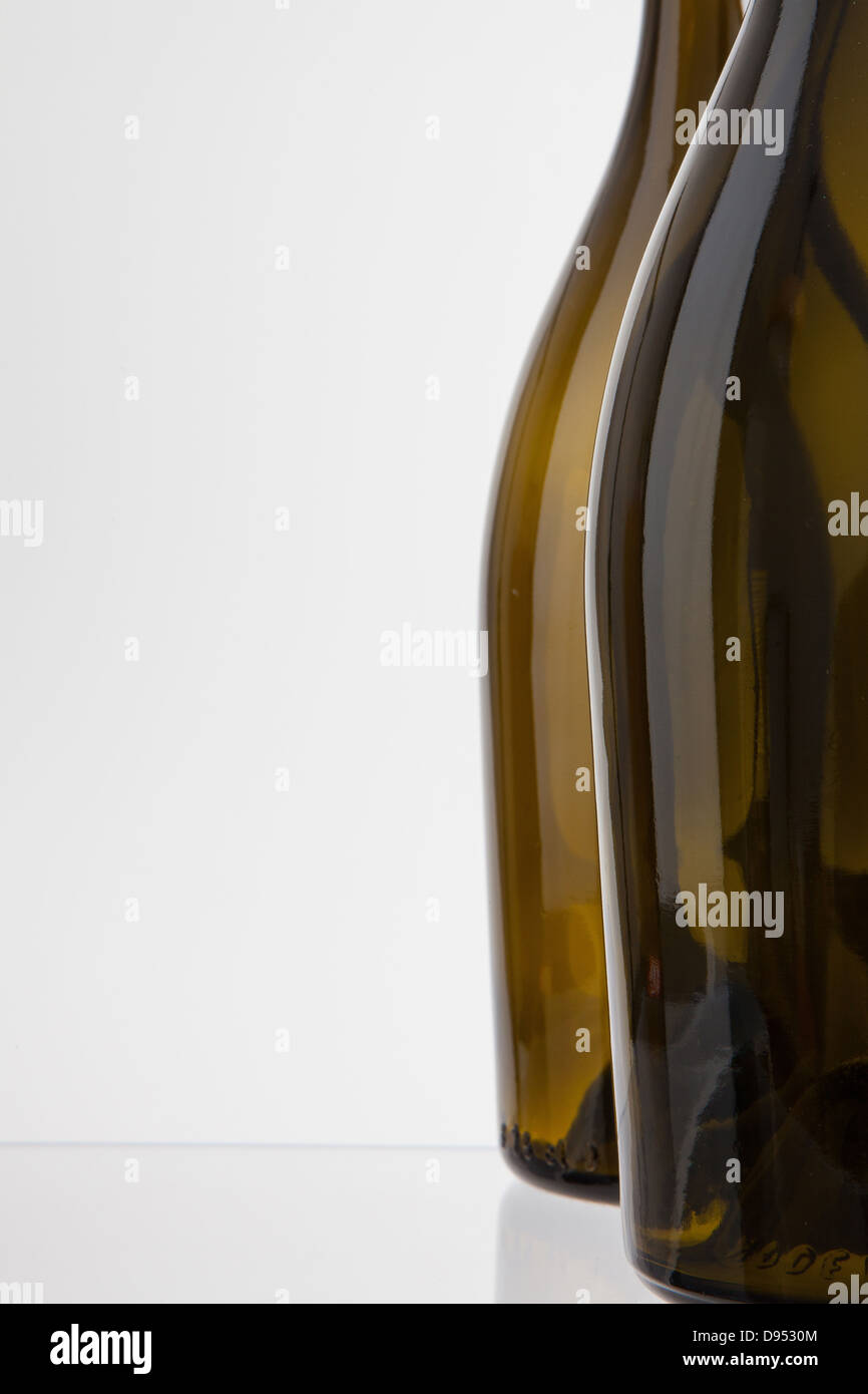 Bouteilles de vin en verre vides Banque de photographies et d’images à haute résolution Alamy