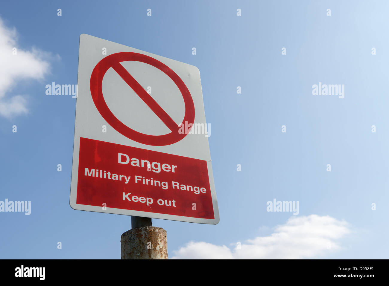 Panneau d'avertissement de tir militaire Banque D'Images