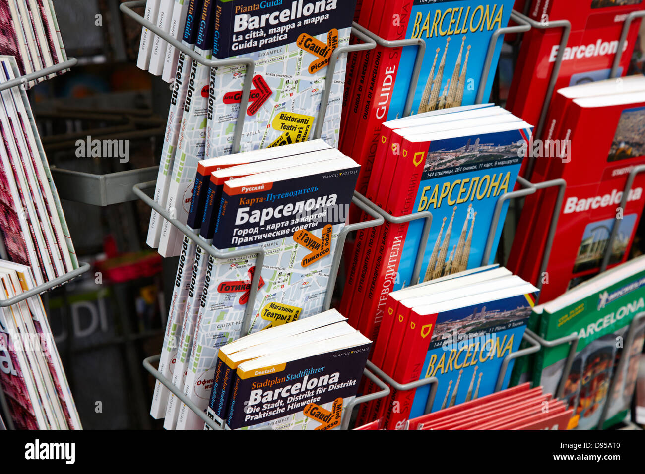 Guides touristiques de Barcelone en anglais, italien, allemand et russe catalogne espagne Banque D'Images