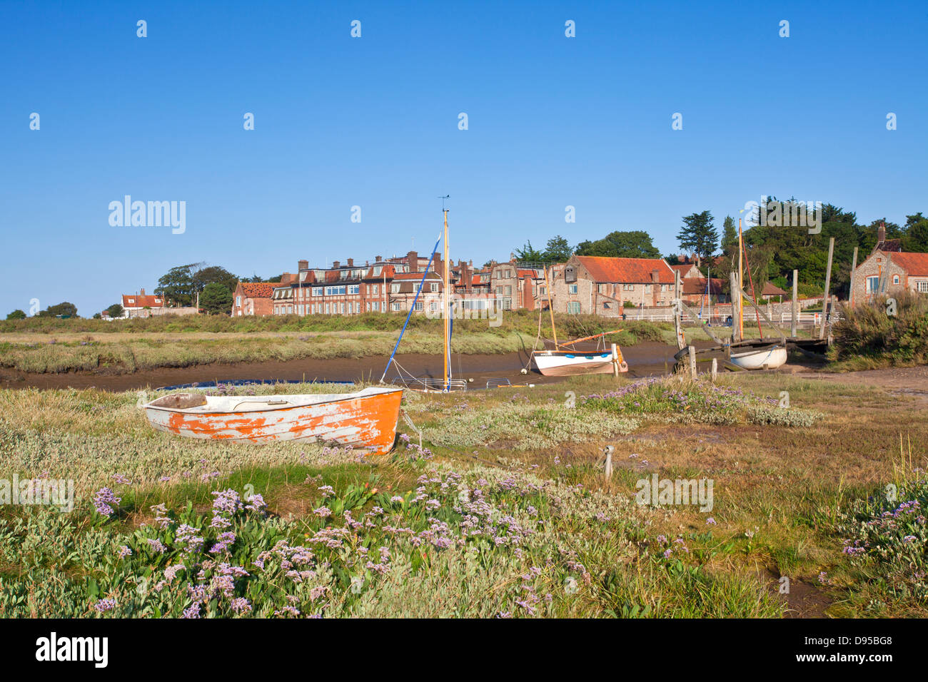 Blakeney Quay sur une soirée d'été sur la côte nord du comté de Norfolk Banque D'Images