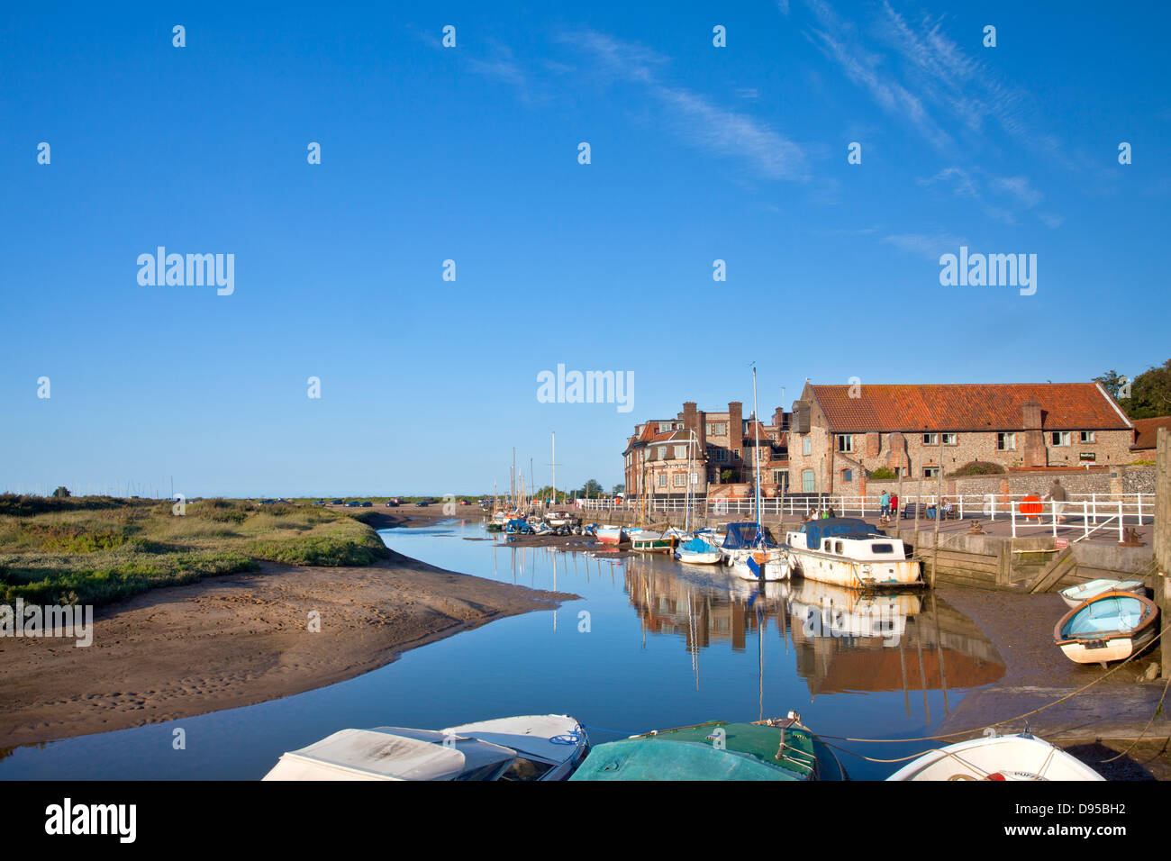 Blakeney Quay sur une soirée d'été sur la côte nord du comté de Norfolk Banque D'Images