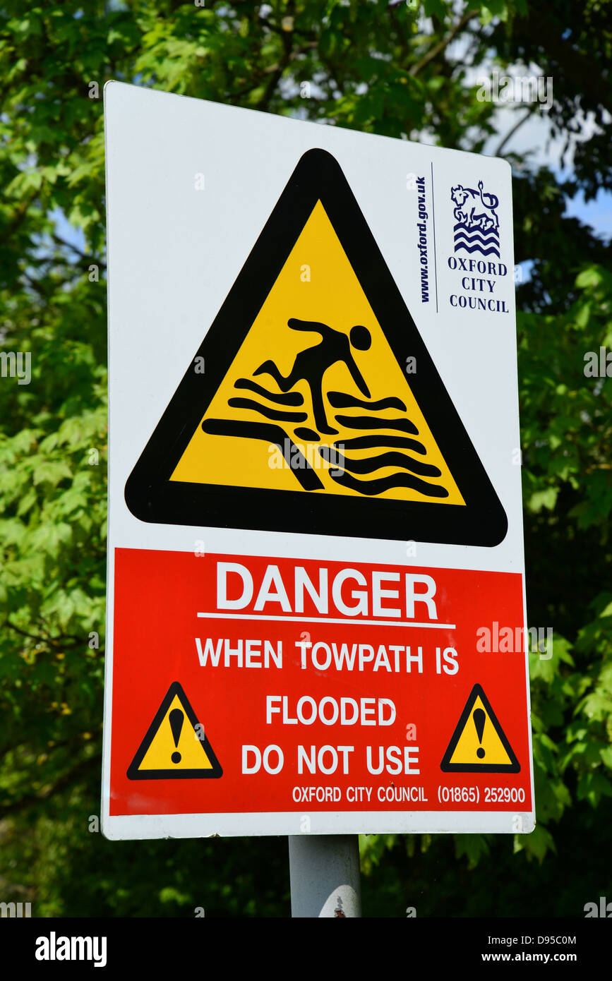 Chemin de halage le signe de danger par Tamise, Wolvercote, Oxford, Oxfordshire, Angleterre, Royaume-Uni Banque D'Images