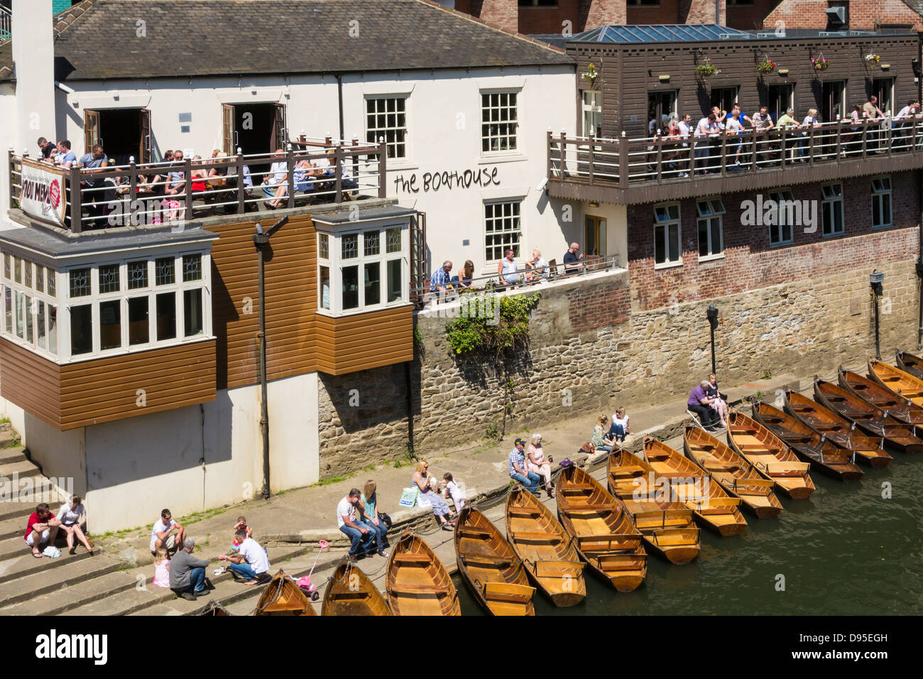 Le Boathouse pub sur Elvet Riverside dans la ville de Durham, England, UK Banque D'Images