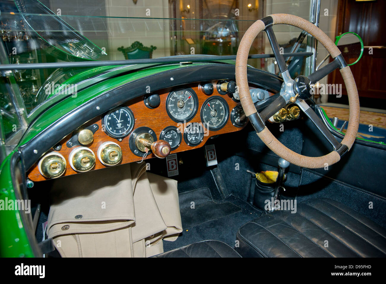 Planche de bord Bentley 3 litre voiture de l'équipe de RAC 1925 Pall Mall London 11 Juin 2013 Banque D'Images