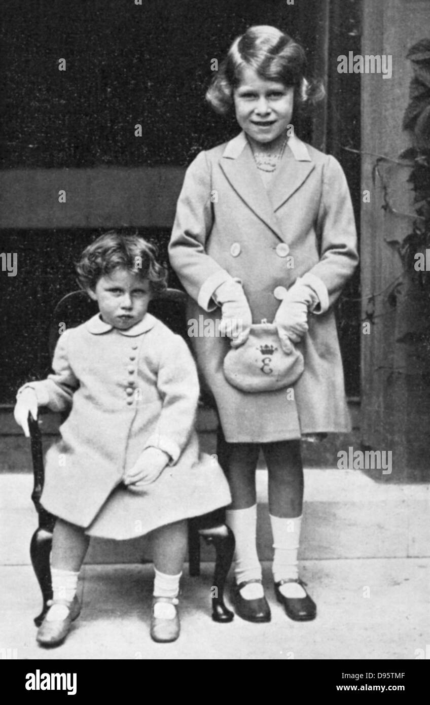 La princesse Elizabeth (Elizabeth II de Grande-Bretagne à partir de 1952) et la princesse Margaret Rose en 1933 Banque D'Images