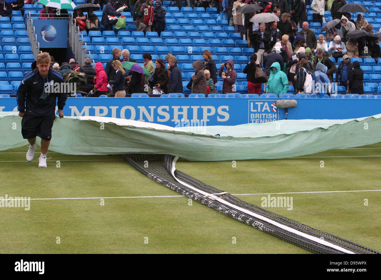 Londres, Angleterre. 12 juin, 13. Rain Delay sur le jour 3 de l'Aegon Championships à partir de la Le Queen's Club à West Kensington. Banque D'Images