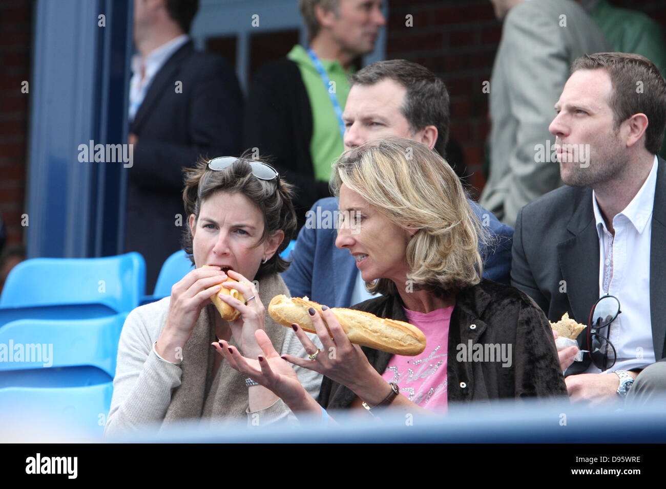 Londres, Angleterre. 12 juin, 13. Rain Delay sur le jour 3 de l'Aegon Championships à partir de la Le Queen's Club à West Kensington. Banque D'Images