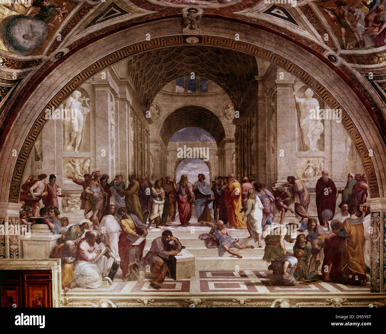 L'École d'Athènes" montrant les philosophes grecs et de scientifique avec Platon (428-348 av. J.-C.) et son élève Aristote (384-322 avant J.-C.) dans le centre. Raphael (1483-1520) Raffaello Santi, peintre italien. La cité du Vatican. Banque D'Images