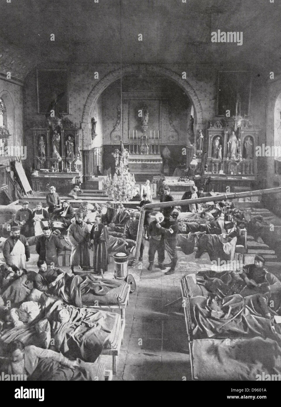 Une église de campagne française utilisée comme un hôpital de campagne pendant la Première Guerre mondiale (1914-1918). Banque D'Images