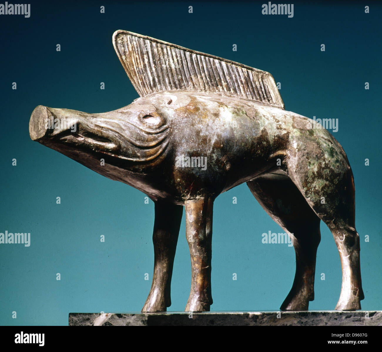 L'art celtique : Le sanglier de Bronze du Sanctuaire de Newy (Loiret). Musée d'Orléans. Banque D'Images