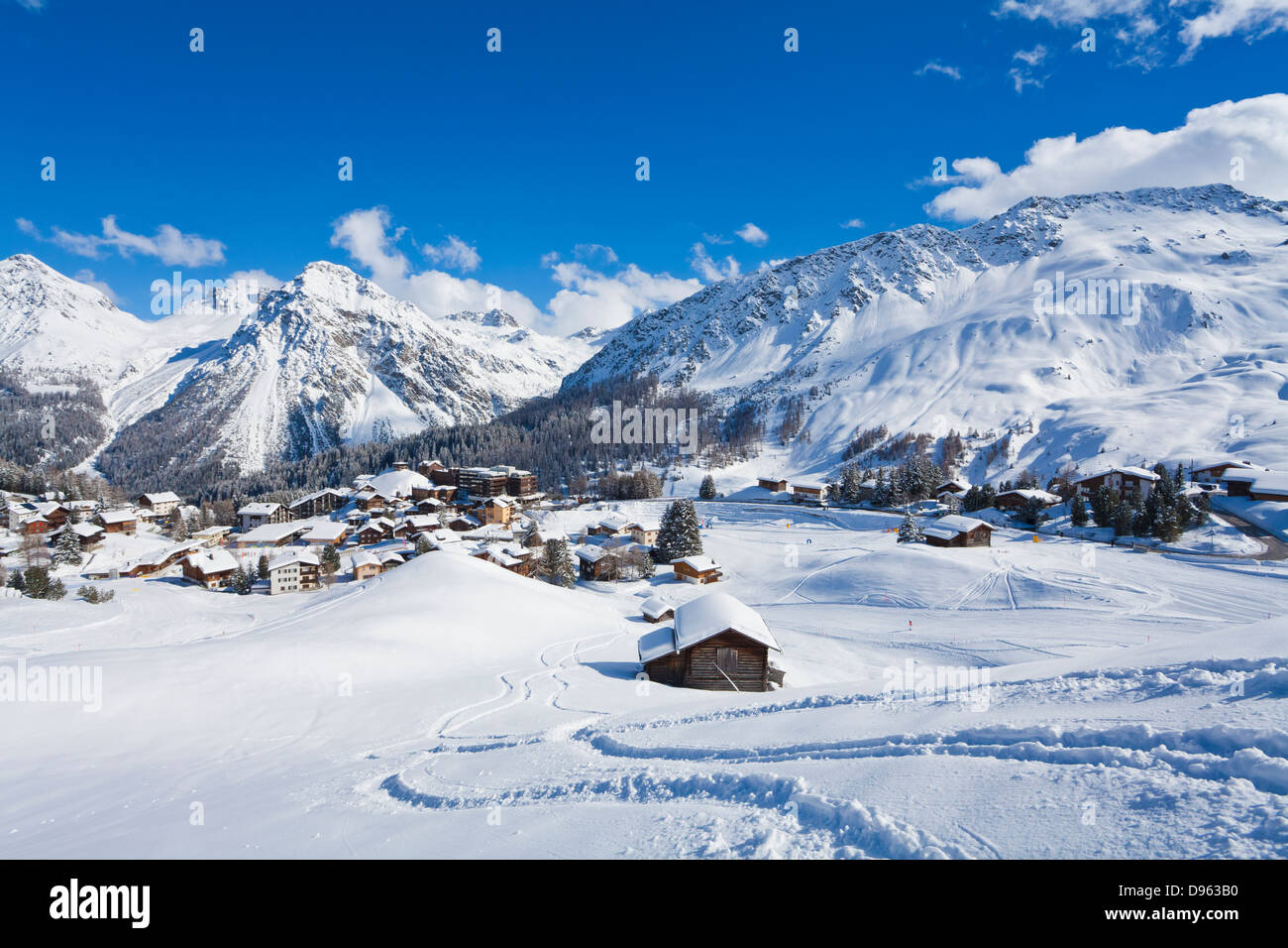 La Suisse, vue sur des montagnes couvertes de neige à Arosa Banque D'Images