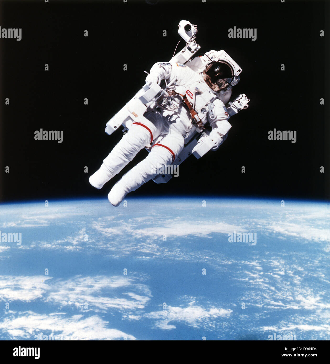 L'astronaute américain Bruce McCandless sur la Mission 41-B sur les sorties dans l'espace à l'aide de premiers mouvements, d'azote, contrôlée par la main-d'libres, donnant une plus grande mobilité aux astronautes.. 1984. Photographie de la NASA Banque D'Images