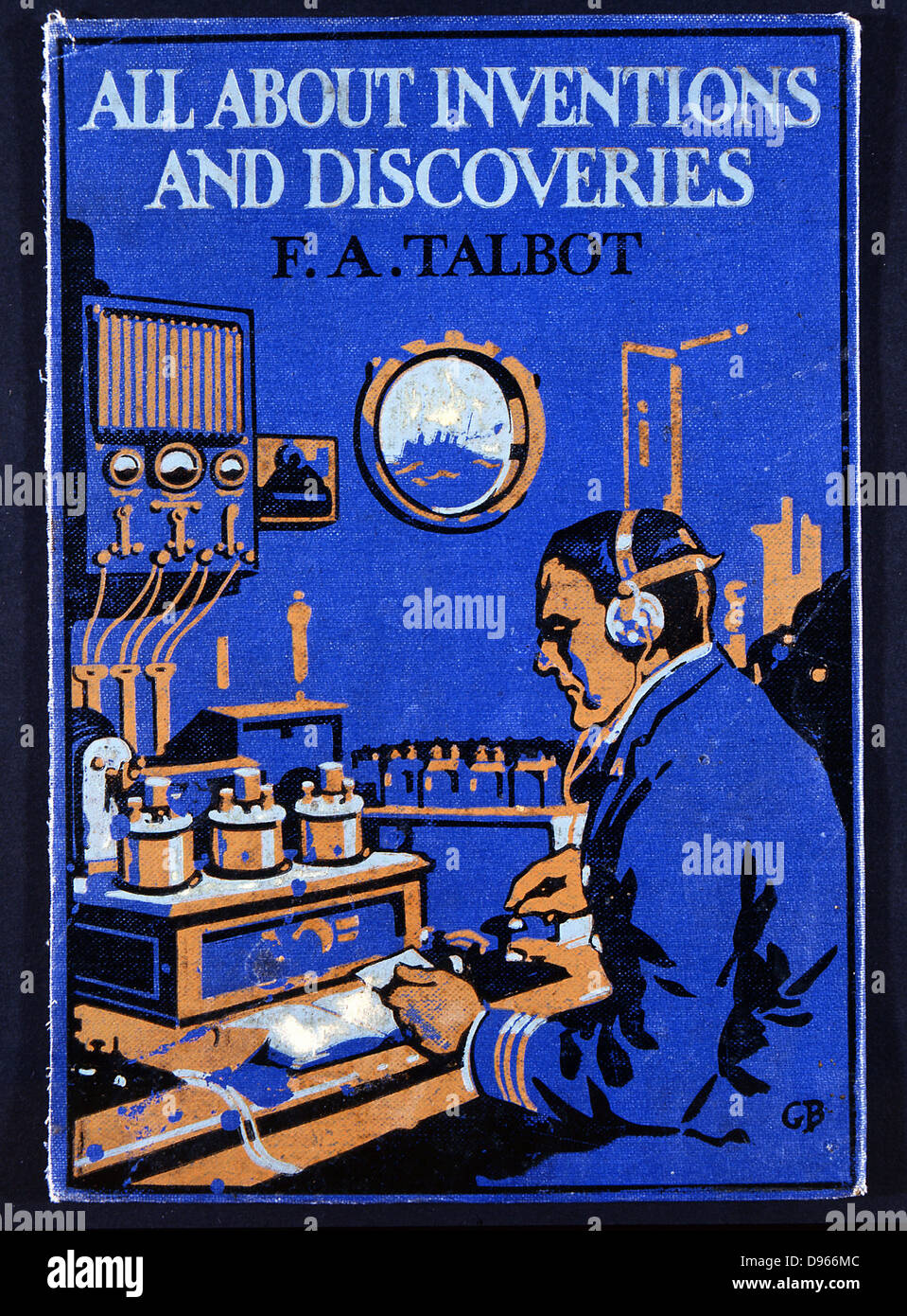 La télégraphie sans fil en mer : un dirigeant de l'envoi d'un message en code Morse. Cela a été rendu possible par le type d'envoi et réception gare construite par Marconi à Poldhu en Cornouailles. Couverture de livre publié Londres 1916. Banque D'Images