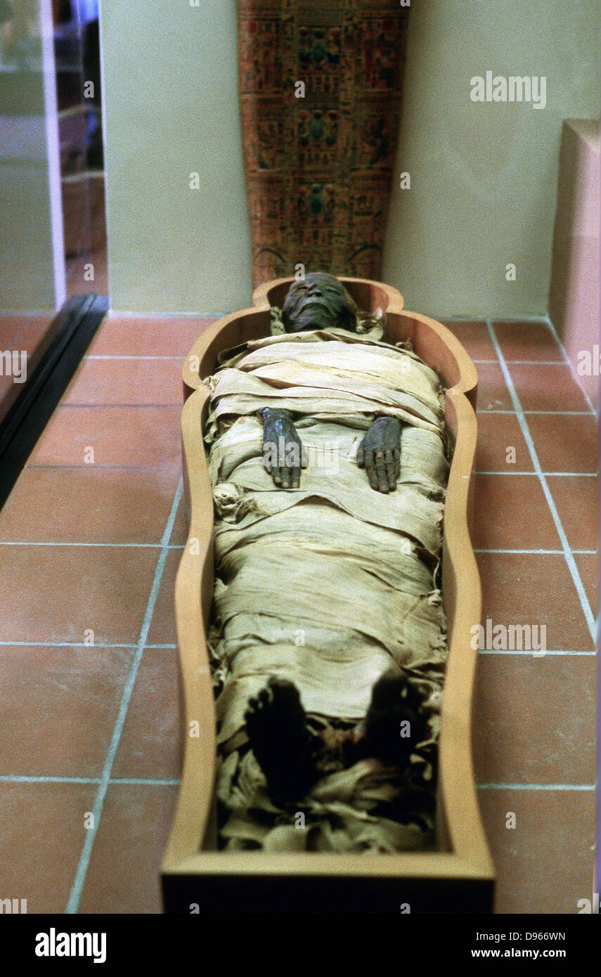 Momie égyptienne antique dans l'emballage. Musée du Vatican Banque D'Images