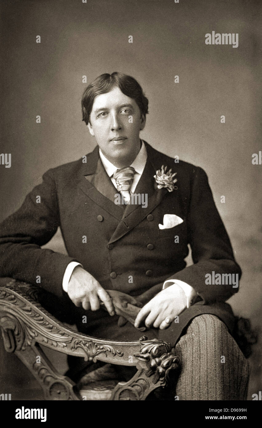 Oscar WiIde (1854-1900) écrivain irlandais, d'esprit et dramaturge. Photographie publiée c1890 Banque D'Images