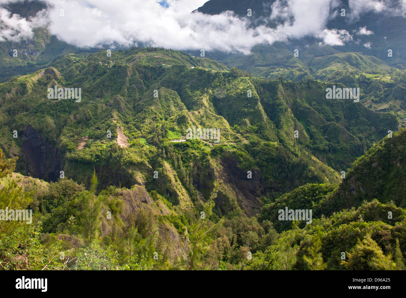 Paysage du Cirque de Salazie caldera sur l'île française de la réunion dans l'Océan Indien. Banque D'Images