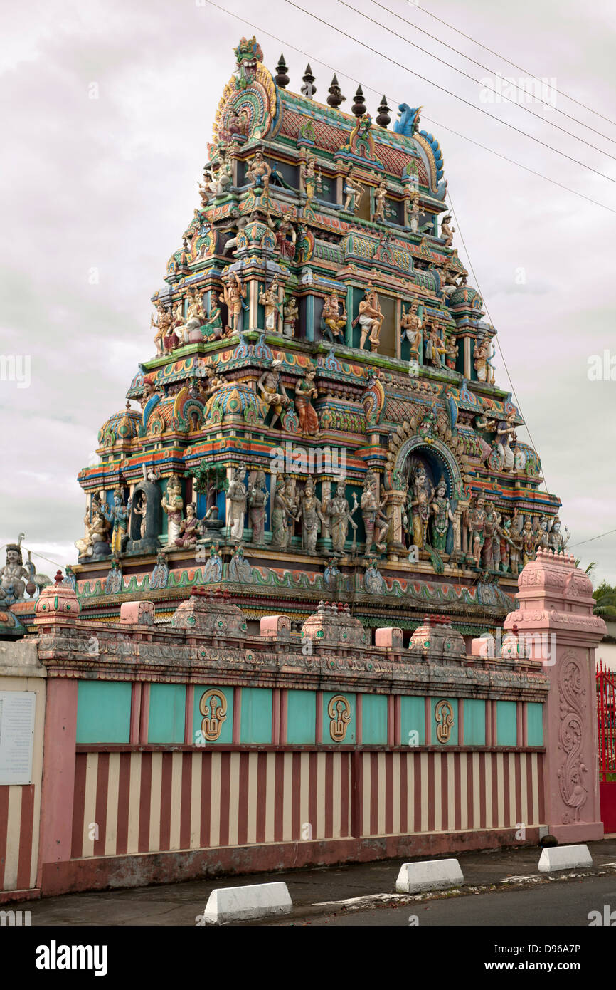 Siva Soupramanien Koïl de Saint André (un temple hindou) à St André village sur l'île française de la réunion dans l'Océan Indien. Banque D'Images