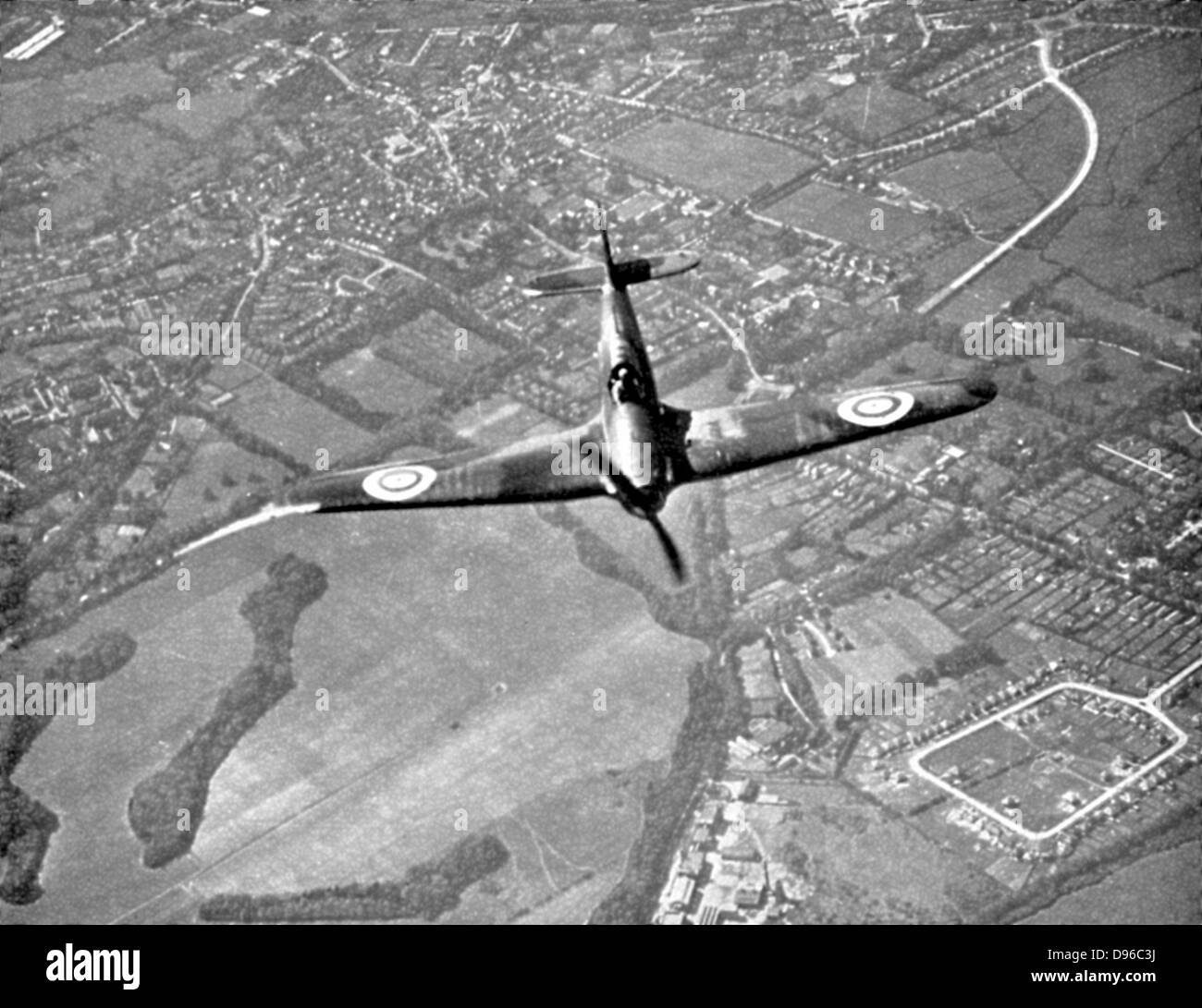Bataille d'Angleterre 10 juillet-31 octobre 1940 : Hawker Hurricane de chasse, comme première ligne de défense, sur sa façon d'engager les bombardiers allemands en traversant la côte sud de l'Angleterre. Première grande bataille remportée dans l'air. La Seconde Guerre mondiale. Banque D'Images