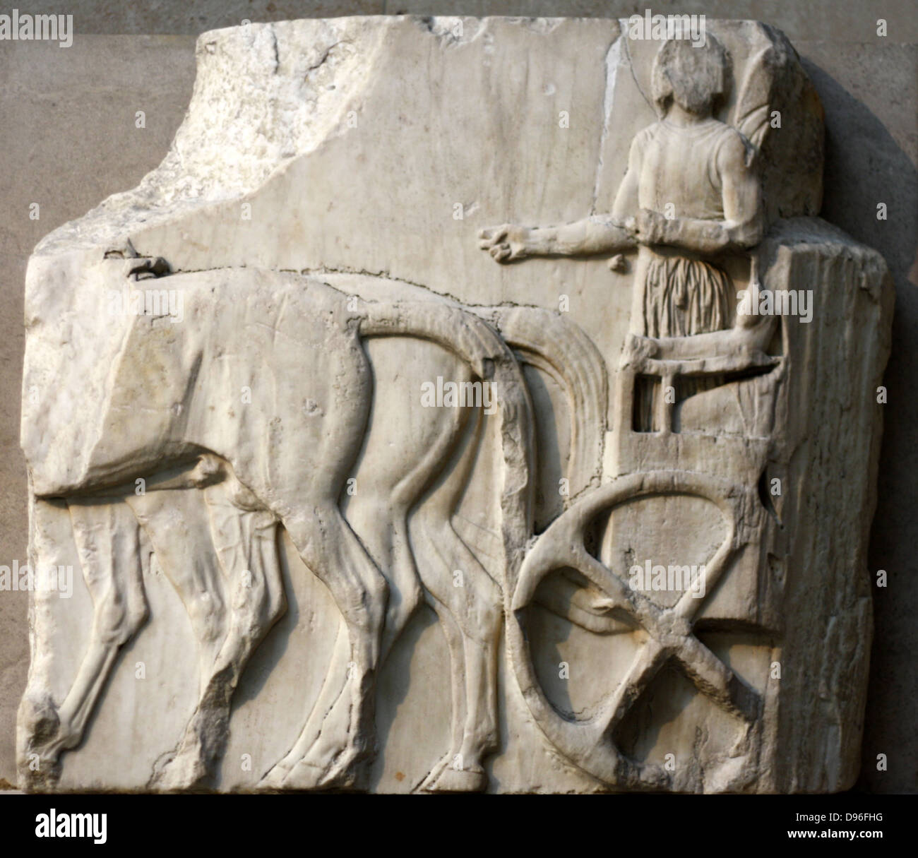 Détail de la frise du Parthénon. Sculpture en marbre grec, entre 443-438 BC. La frise complète montre une procession narrative d'hommes, de femmes et de chevaux. Banque D'Images