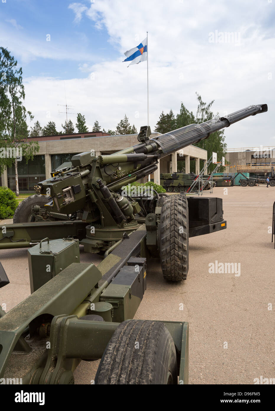 L'artillerie finlandaise moderne cannon 155 K 98 de la Brigade de Carélie à Vekaranjärvi garnison. Banque D'Images