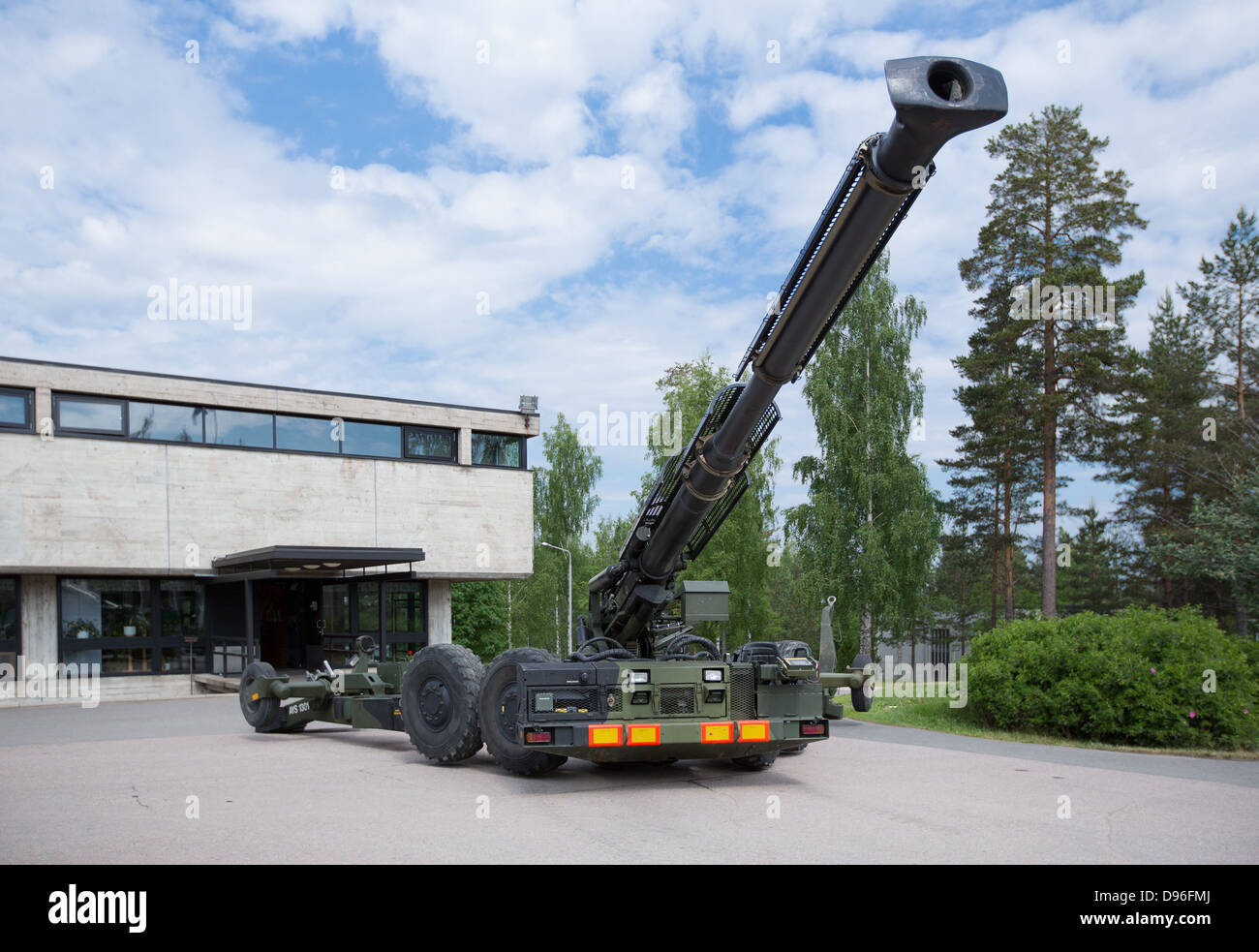 L'artillerie finlandaise moderne cannon 155 K 98 de la Brigade de Carélie à Vekaranjärvi garnison. Banque D'Images