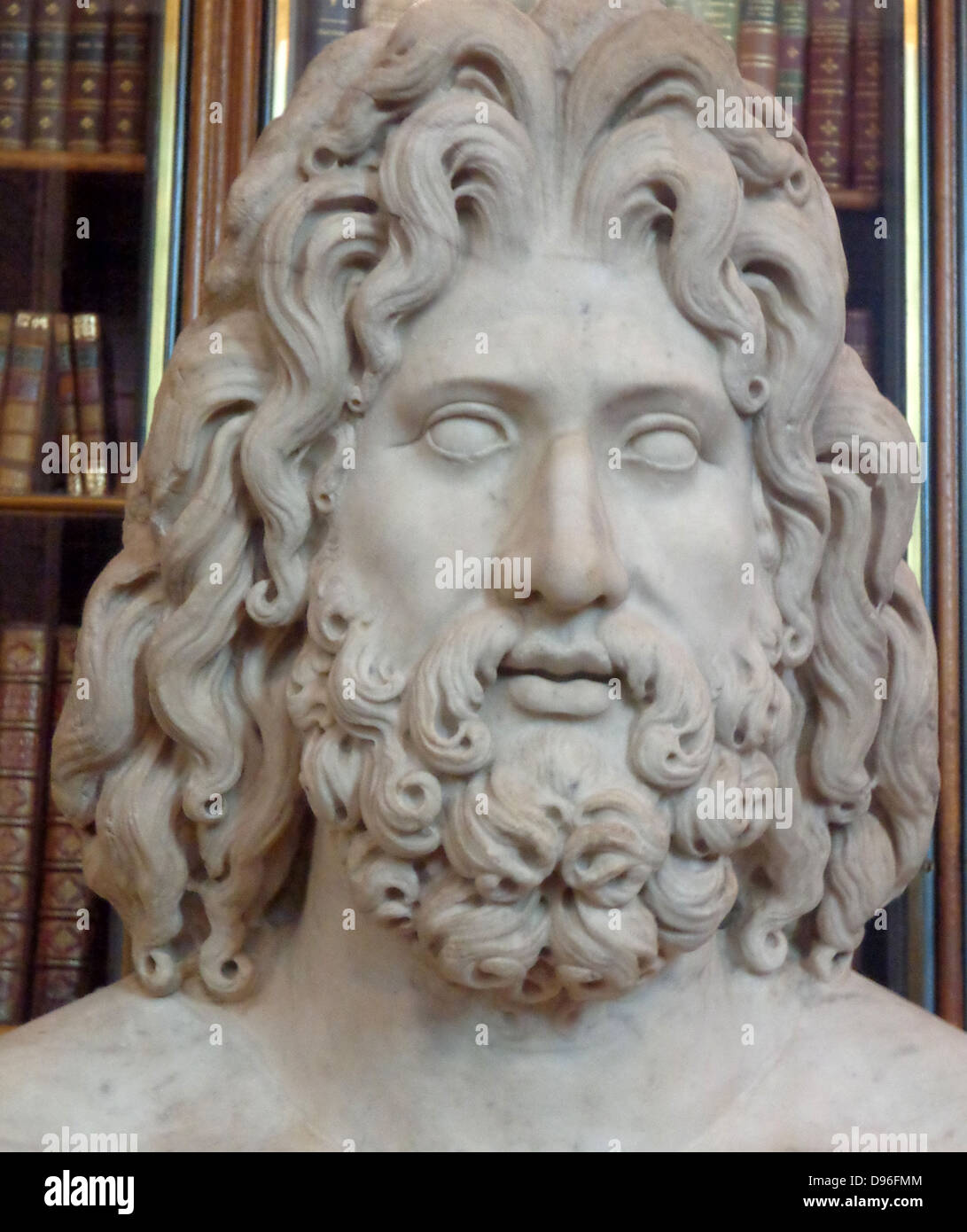 Sculpture en marbre colossale de la tête de Zeus. De Tivoli, trouvés dans la villa de l'empereur romain Hadrien. Banque D'Images