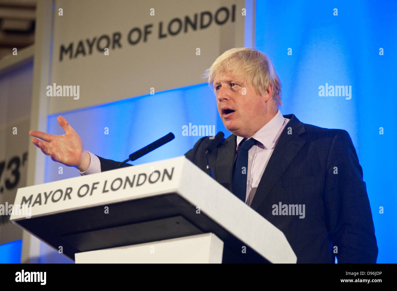 Londres, Royaume-Uni. 12 juin 2013. Le maire de Londres Boris Johnson répond aux questions de Londoniens sur le capital lors de l'état annuel de Londres Débat. Credit : Piero Cruciatti/Alamy Live News Banque D'Images