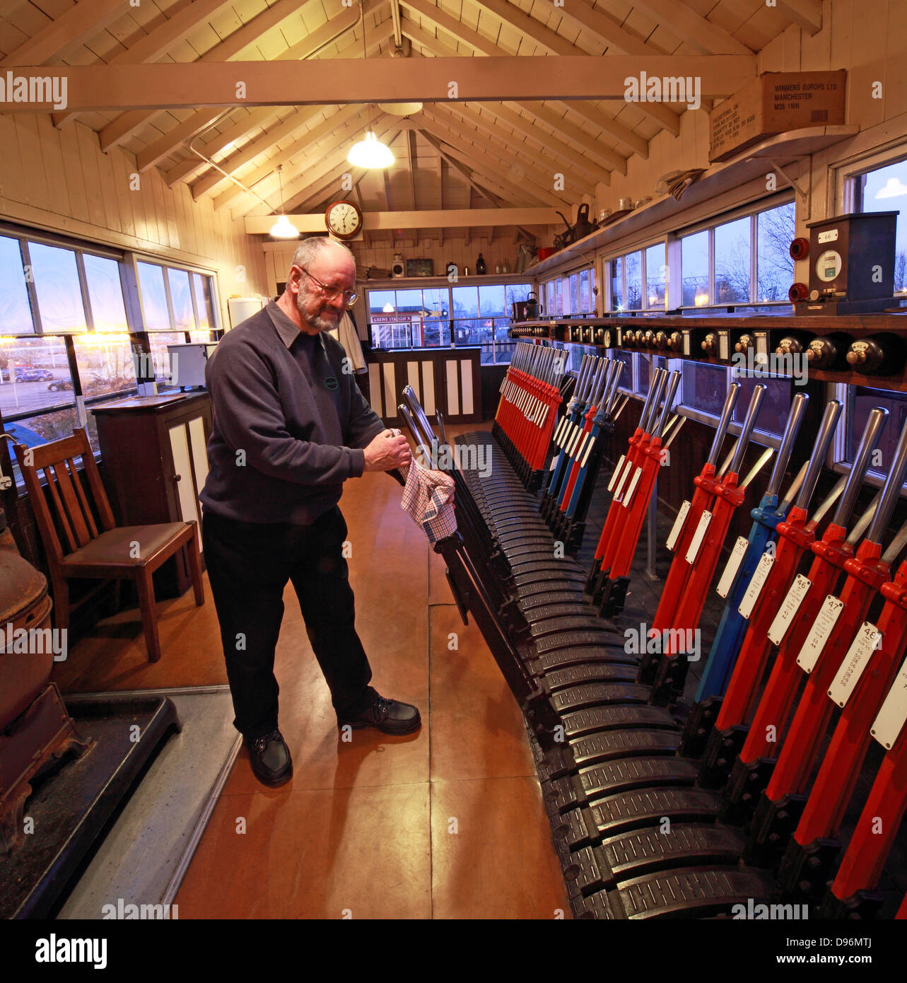 Soirée avec les leviers en signalbox, Crewe, Banque D'Images